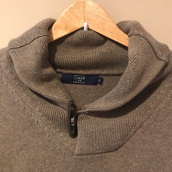 J Crew mens cotton sweater  with toggle at neckline XL - Picture 3 of 4